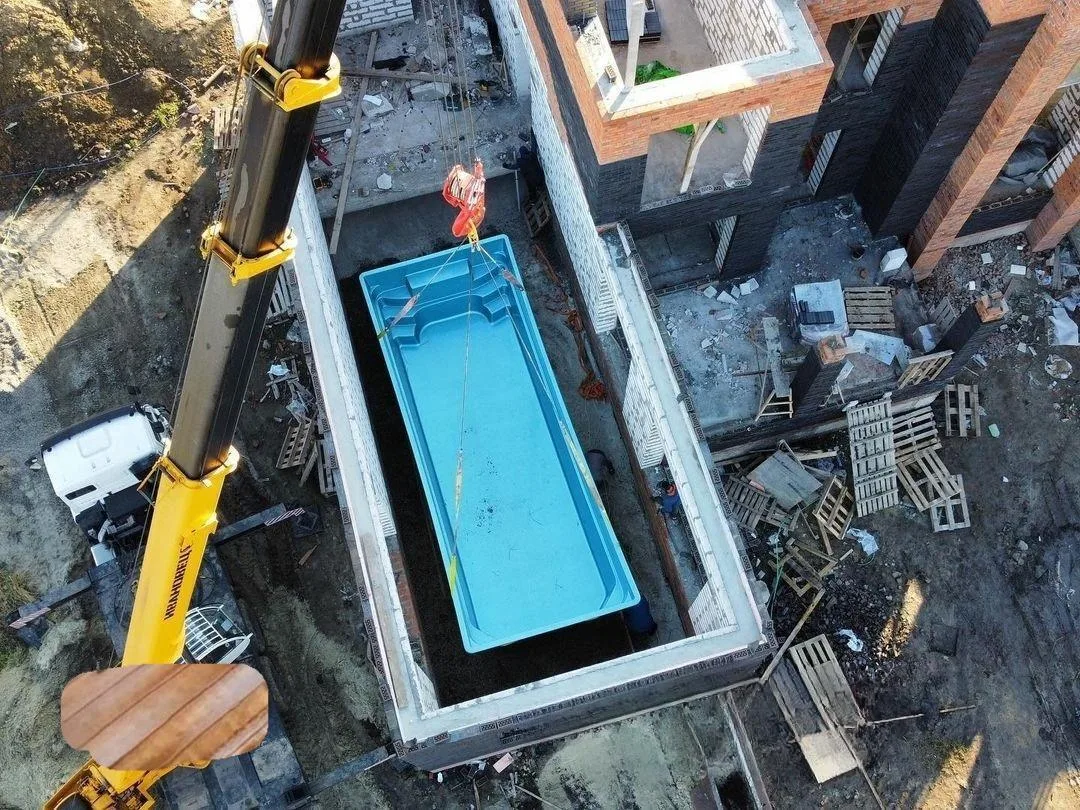 Laguna 9 — зона отдыха у бассейна в Миассе