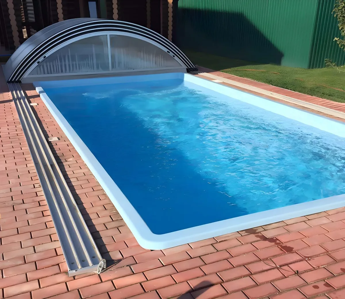 Laguna 7 — вечернее освещение в Миассе